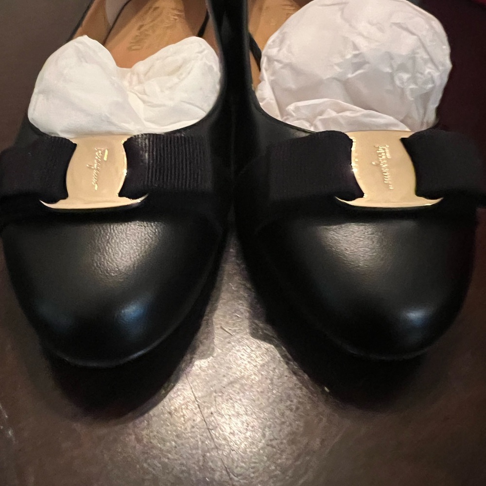Salvatore Ferragamo Black Leather Varina Flats NWT